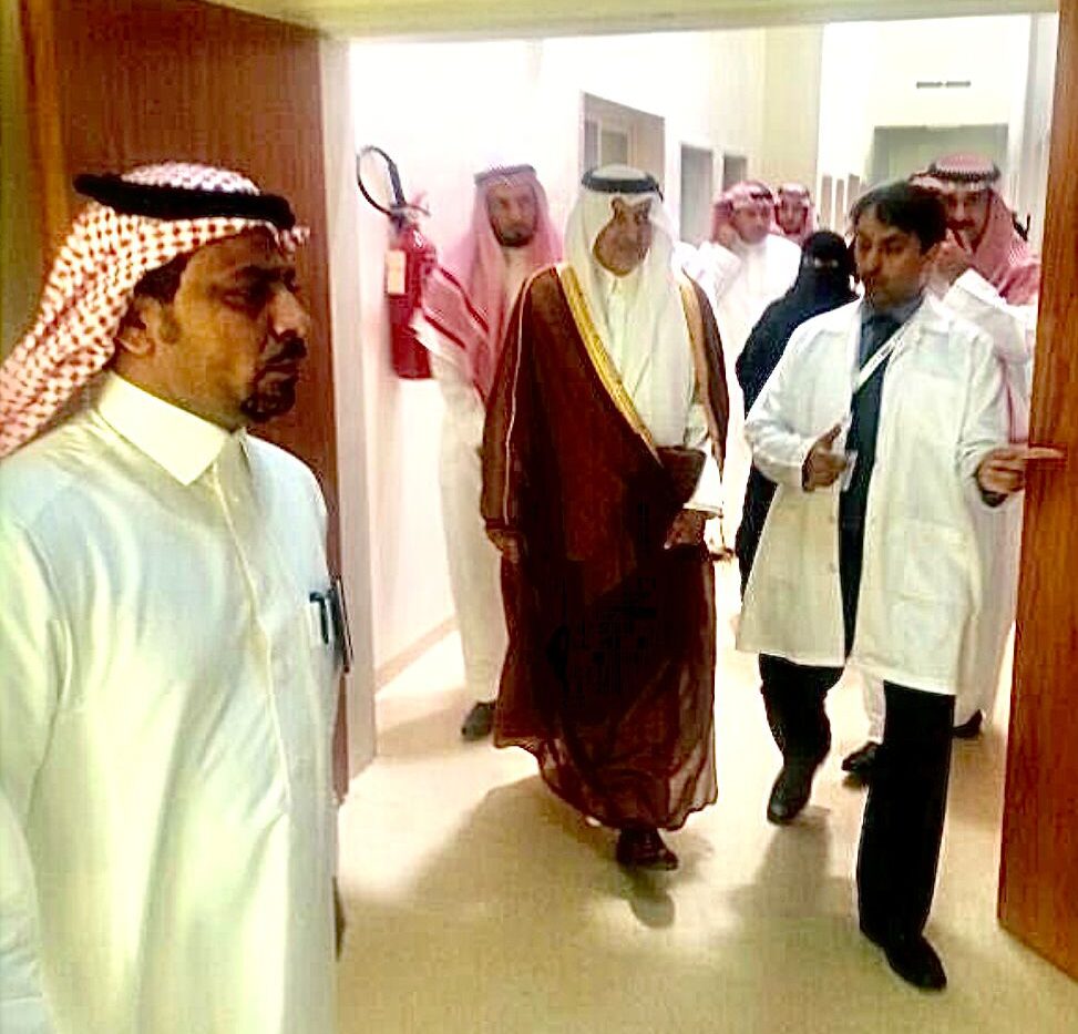 استقبال وزير التعليم الامير خالد الفيصل في افتتاح مركز الامير سلطان الاجتماعي